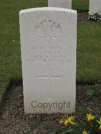 Guards Cemetery Windy Corner Cuinchy - Smith, S