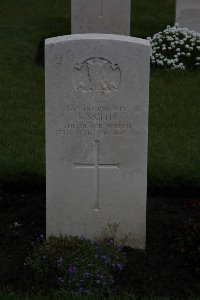 Guards Cemetery Windy Corner Cuinchy - Smith, Skene