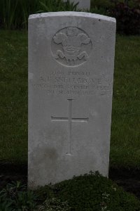 Guards Cemetery Windy Corner Cuinchy - Snellgrove, Albert Edward