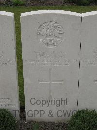 Guards Cemetery Windy Corner Cuinchy - Stanley, H
