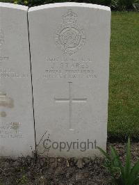 Guards Cemetery Windy Corner Cuinchy - Stares, J