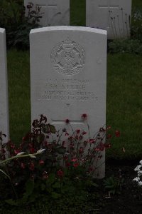 Guards Cemetery Windy Corner Cuinchy - Strike, Stanley George