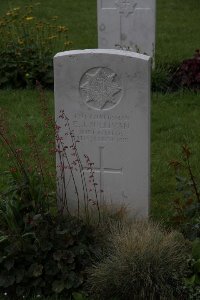 Guards Cemetery Windy Corner Cuinchy - Sullivan, E J