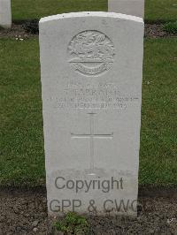Guards Cemetery Windy Corner Cuinchy - Tarrant, T