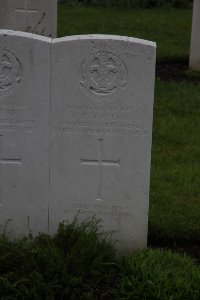 Guards Cemetery Windy Corner Cuinchy - Taylor, Ernest Francis