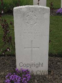 Guards Cemetery Windy Corner Cuinchy - Taylor, W