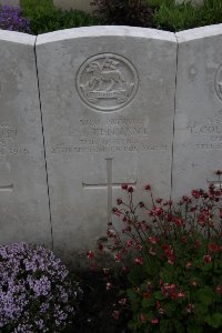 Guards Cemetery Windy Corner Cuinchy - Tennant, Francis John