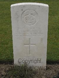 Guards Cemetery Windy Corner Cuinchy - Thomas, David