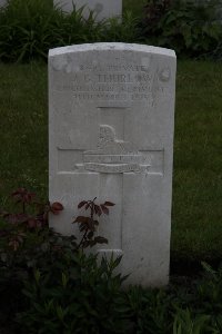 Guards Cemetery Windy Corner Cuinchy - Thurlow, J G