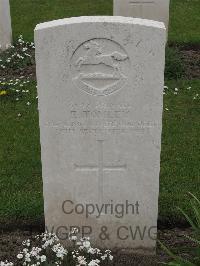 Guards Cemetery Windy Corner Cuinchy - Tomley, E