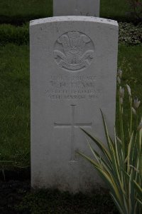 Guards Cemetery Windy Corner Cuinchy - Trask, G H