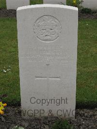 Guards Cemetery Windy Corner Cuinchy - Trenfield, H R