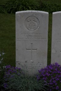 Guards Cemetery Windy Corner Cuinchy - Troakes, W J