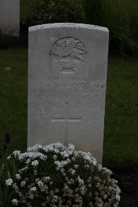 Guards Cemetery Windy Corner Cuinchy - Tucker, A H