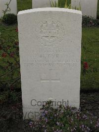 Guards Cemetery Windy Corner Cuinchy - Tye, Harry