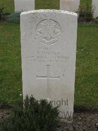 Guards Cemetery Windy Corner Cuinchy - Voller, T