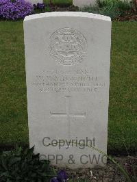 Guards Cemetery Windy Corner Cuinchy - Wainwright, W