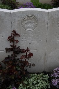 Guards Cemetery Windy Corner Cuinchy - Walters, W G