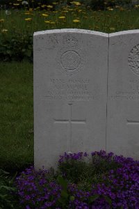 Guards Cemetery Windy Corner Cuinchy - Ware, A J