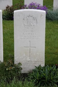 Guards Cemetery Windy Corner Cuinchy - Watt, A L