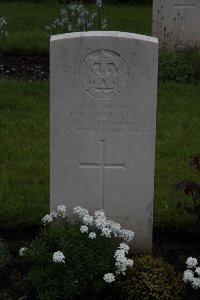 Guards Cemetery Windy Corner Cuinchy - Weavers, E F