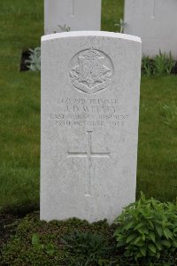 Guards Cemetery Windy Corner Cuinchy - Wellby, J D