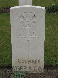 Guards Cemetery Windy Corner Cuinchy - Welsh, P