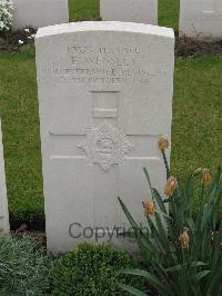 Guards Cemetery Windy Corner Cuinchy - Wensley, E