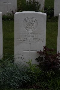 Guards Cemetery Windy Corner Cuinchy - White, Federick Charles