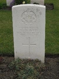 Guards Cemetery Windy Corner Cuinchy - Widgery, W