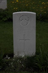 Guards Cemetery Windy Corner Cuinchy - Wiggins, A W