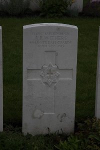 Guards Cemetery Windy Corner Cuinchy - Withers, A P