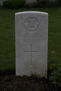 Guards Cemetery Windy Corner Cuinchy - Woodage, George Walter