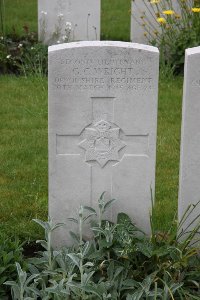 Guards Cemetery Windy Corner Cuinchy - Wright, G C