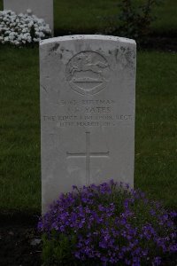 Guards Cemetery Windy Corner Cuinchy - Yates, J F