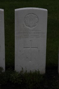 Guards Cemetery Windy Corner Cuinchy - Young, Stephen M. H.
