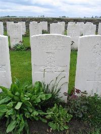 Solferino Farm Cemetery - Symmans, F W