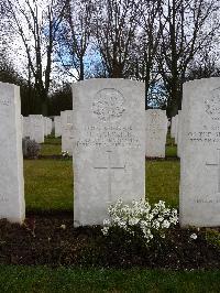Canadian Cemetery No. 2 Neuville - St. Vaast - Crozier, Herbert Thomas