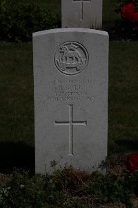 Bertenacre Military Cemetery Fletre - Bull, James
