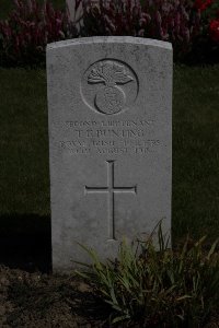 Bertenacre Military Cemetery Fletre - Bunting, Thomas Edward