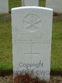Wulverghem-Lindenhoek Road Military Cemetery - Brogan, Francis