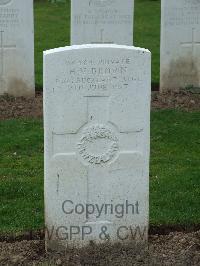 Wulverghem-Lindenhoek Road Military Cemetery - Brown, Huia Vivian