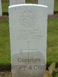 Wulverghem-Lindenhoek Road Military Cemetery - Brown, J