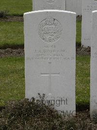 Wulverghem-Lindenhoek Road Military Cemetery - Browning, J A