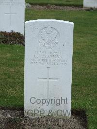 Wulverghem-Lindenhoek Road Military Cemetery - Chapman, L