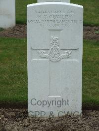 Wulverghem-Lindenhoek Road Military Cemetery - Cowley, S C