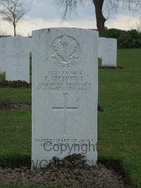 Wulverghem-Lindenhoek Road Military Cemetery - Cresswell, E