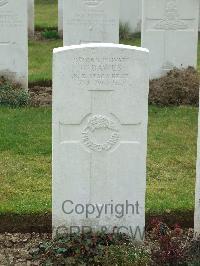 Wulverghem-Lindenhoek Road Military Cemetery - Dawes, Charles