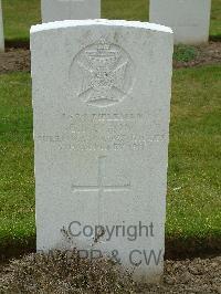 Wulverghem-Lindenhoek Road Military Cemetery - Dixon, Fred