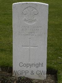 Wulverghem-Lindenhoek Road Military Cemetery - Elvis, A H